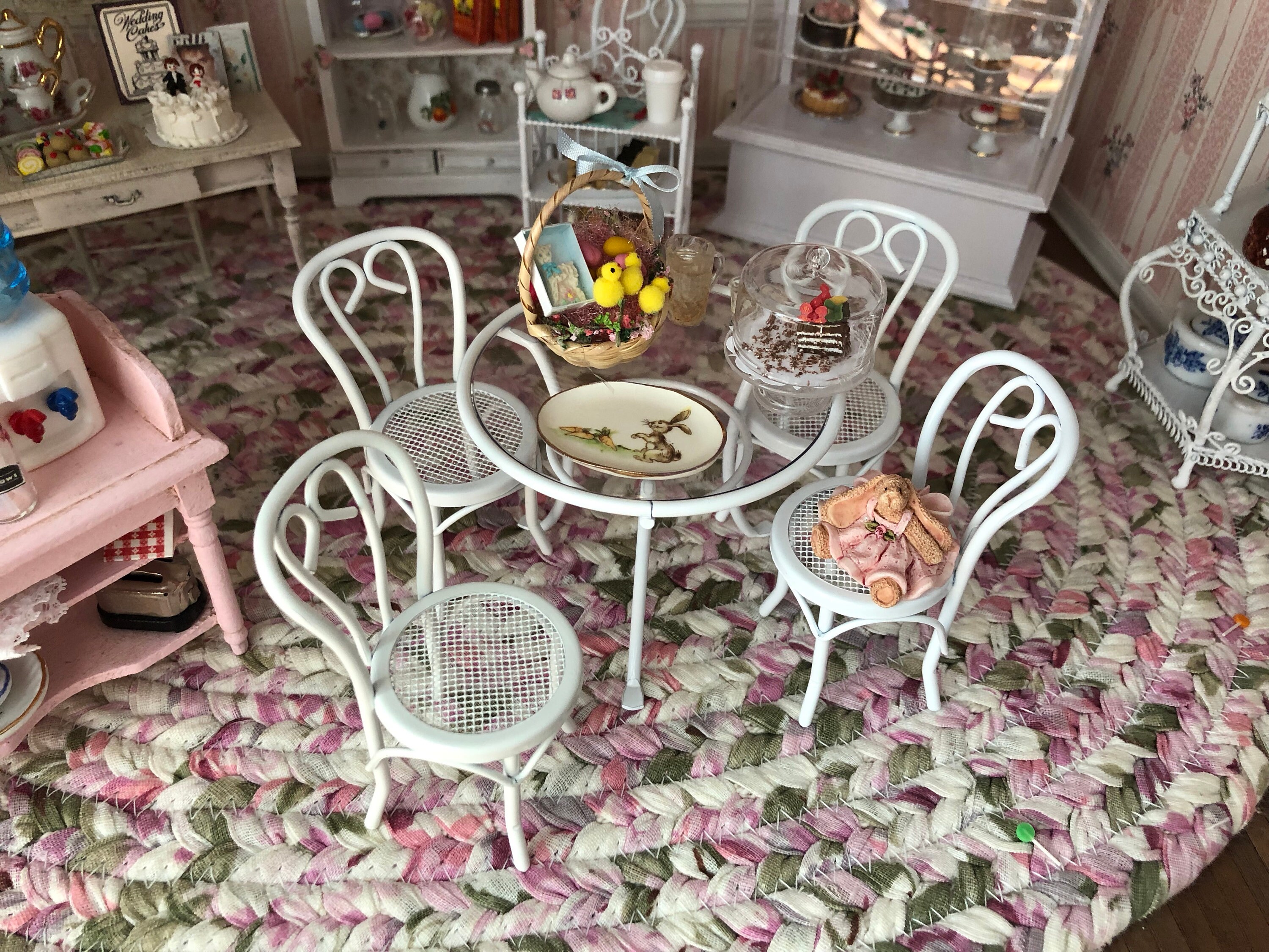 Miniature Table and Chair Set, White Table with Clear Top and 4 Chairs