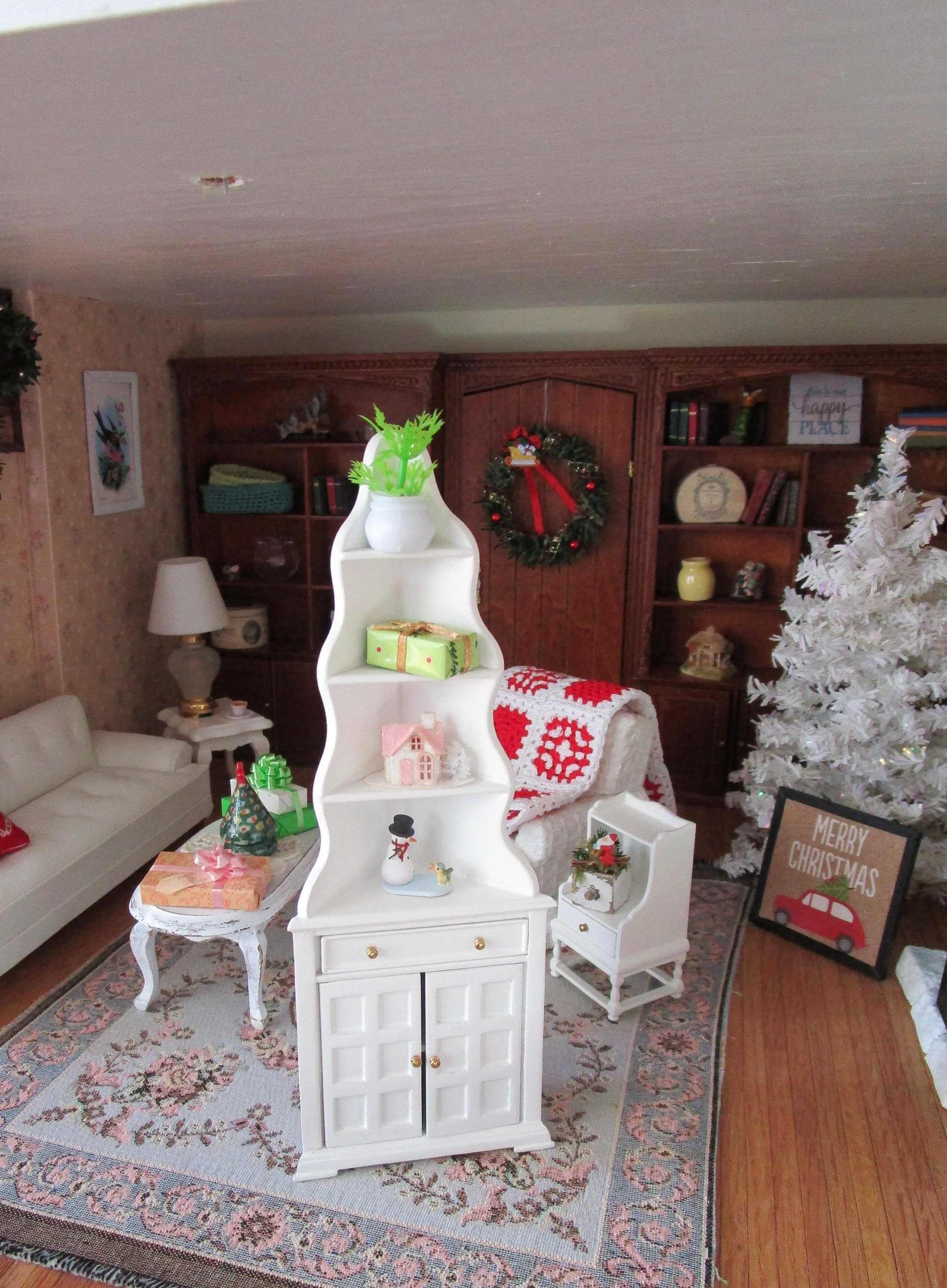 Miniature JBM Display White Corner Display style 55