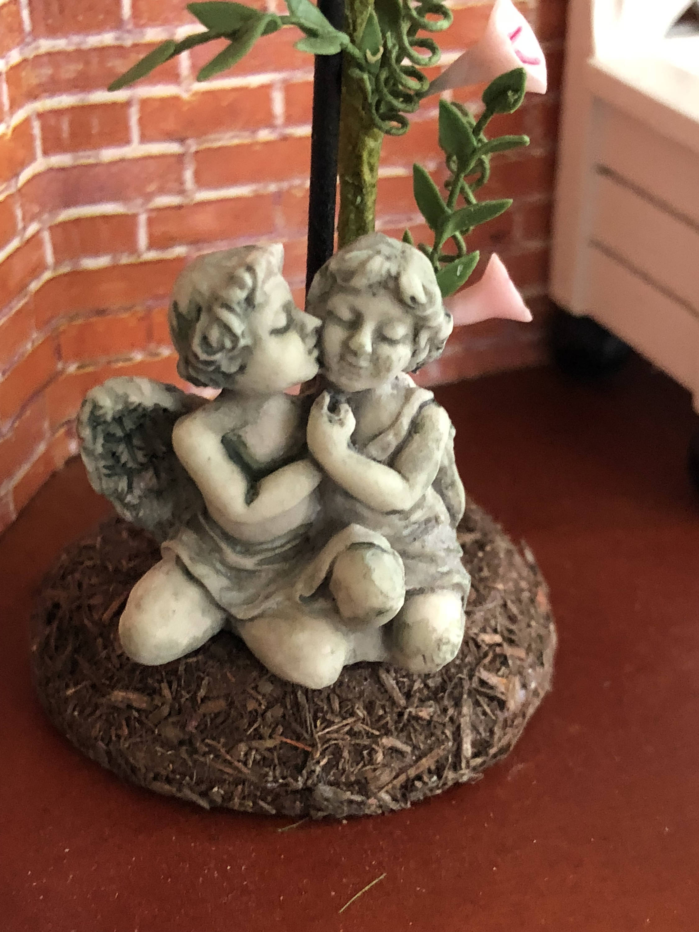 Miniature Kissing Cherubs Statue, Mini Yard & Garden Decor, Aged Look