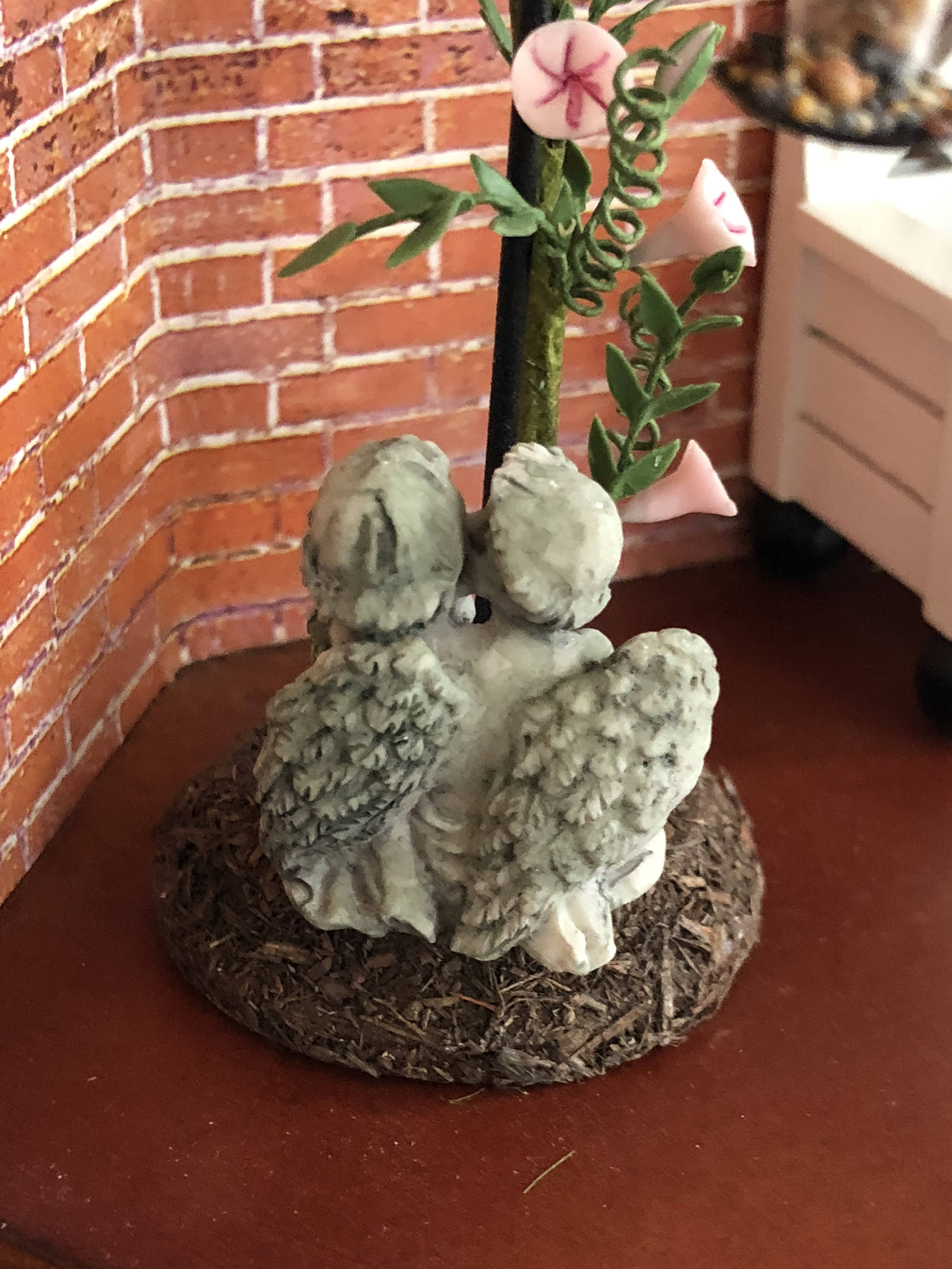 Miniature Kissing Cherubs Statue, Mini Yard & Garden Decor, Aged Look