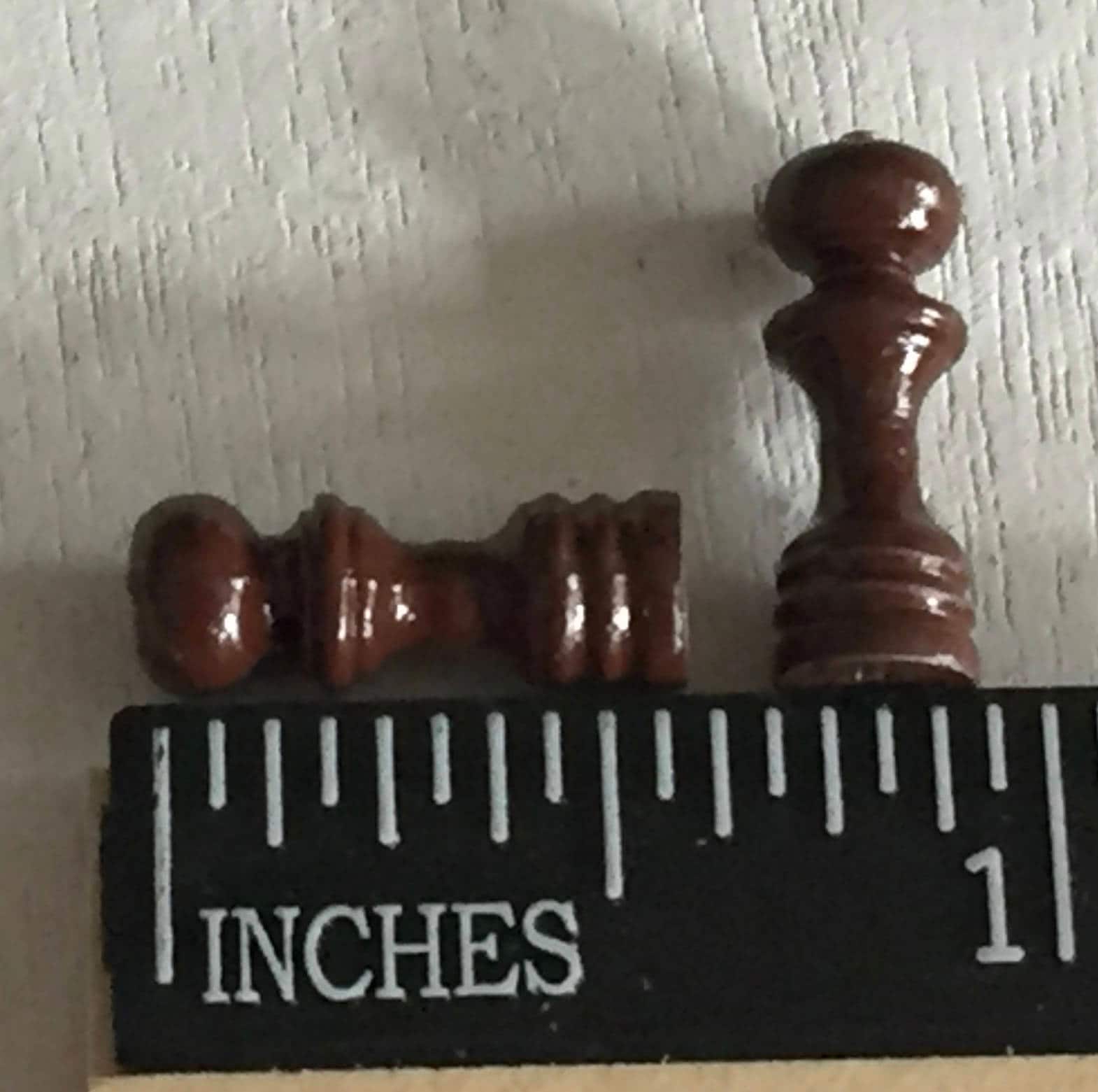 Miniature Salt Shaker and Pepper Mill Grinder, Dollhouse Miniatures, 1