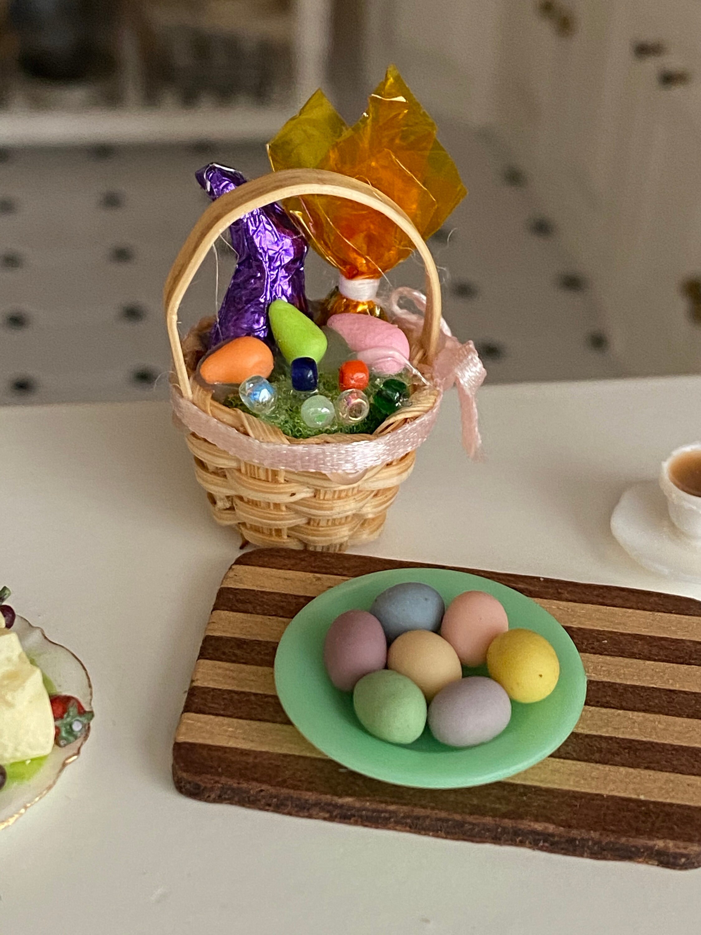 Miniature Easter Eggs, Mini Colored Eggs, 7 Piece Set, Dollhouse