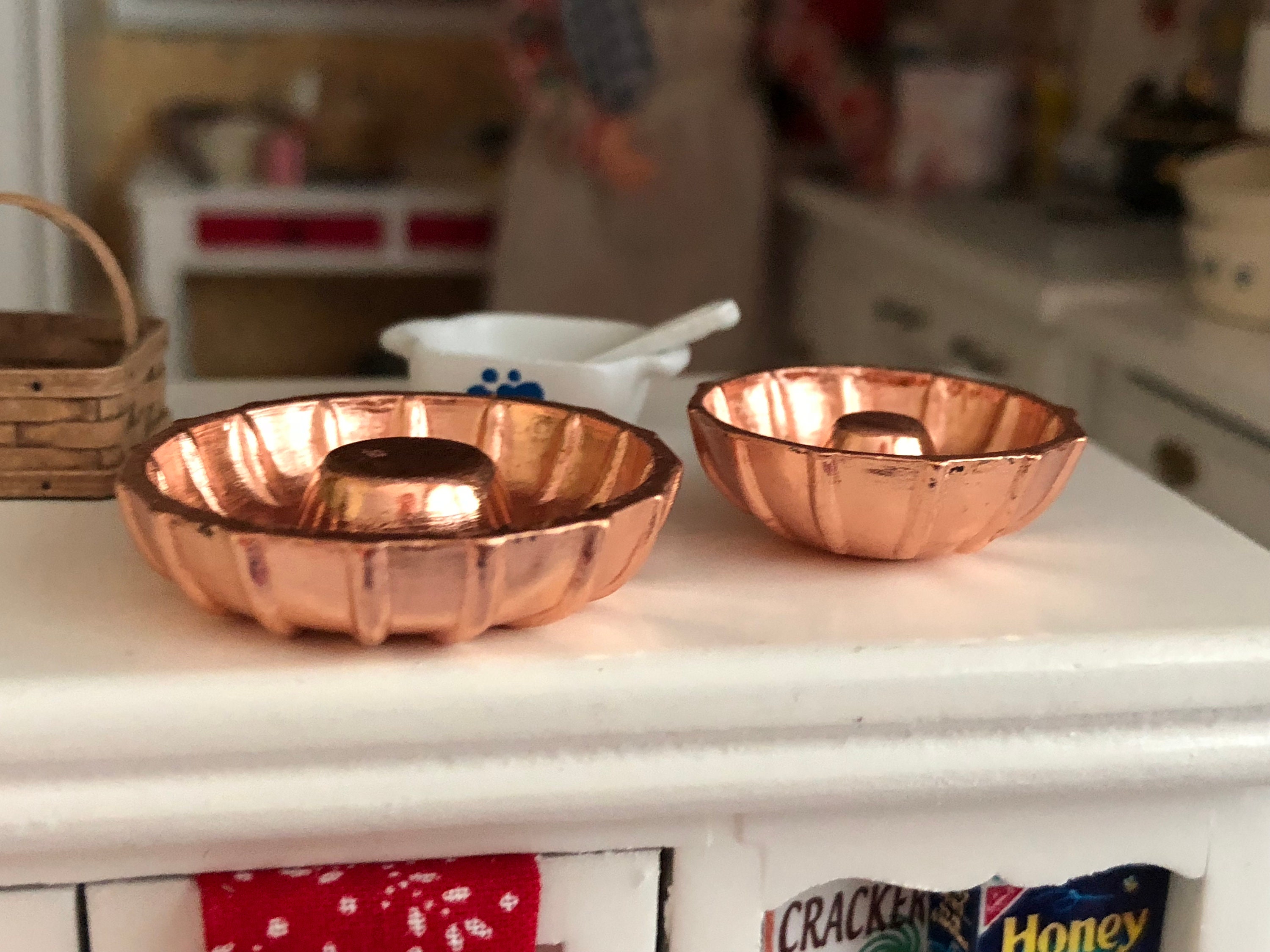Miniature Bundt Pans, Set of 2, Dollhouse Miniature, 112 Scale