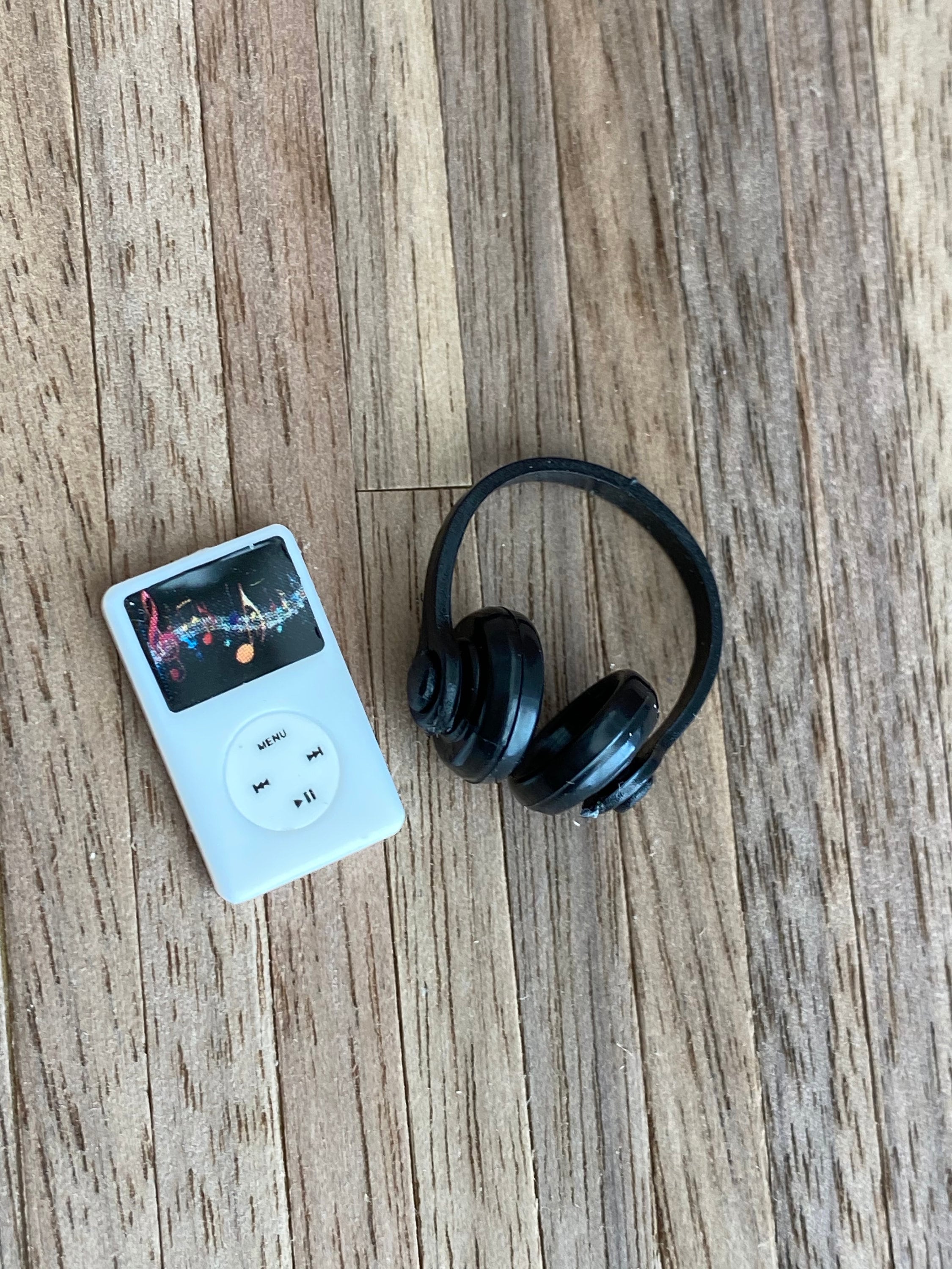 Miniature Headphones and MP3, Dollhouse Miniatures, 112 Scale, Mini