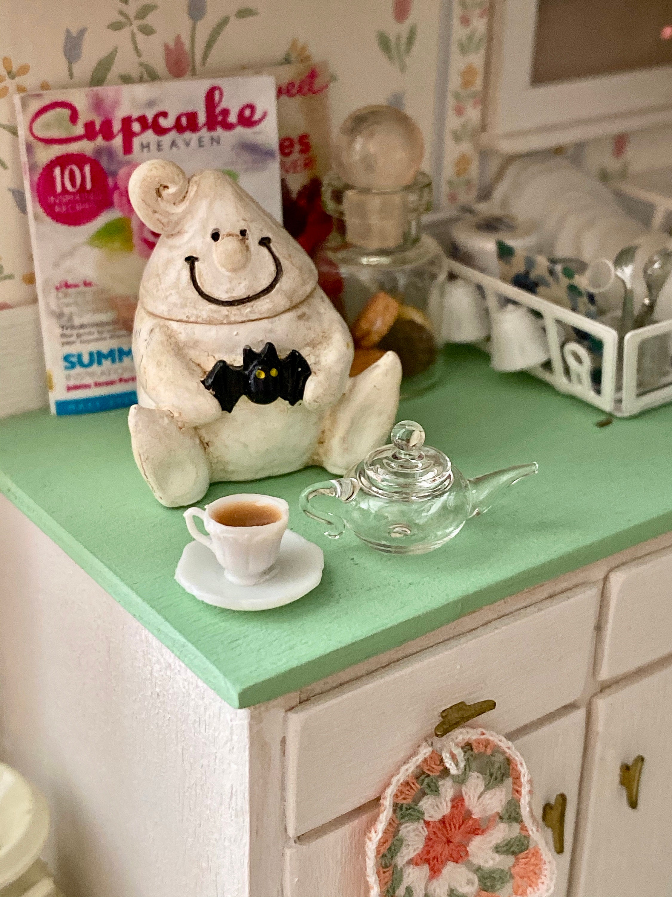 Miniature Glass Teapot, Clear Teapot with Lid, Style 04, Dollhouse