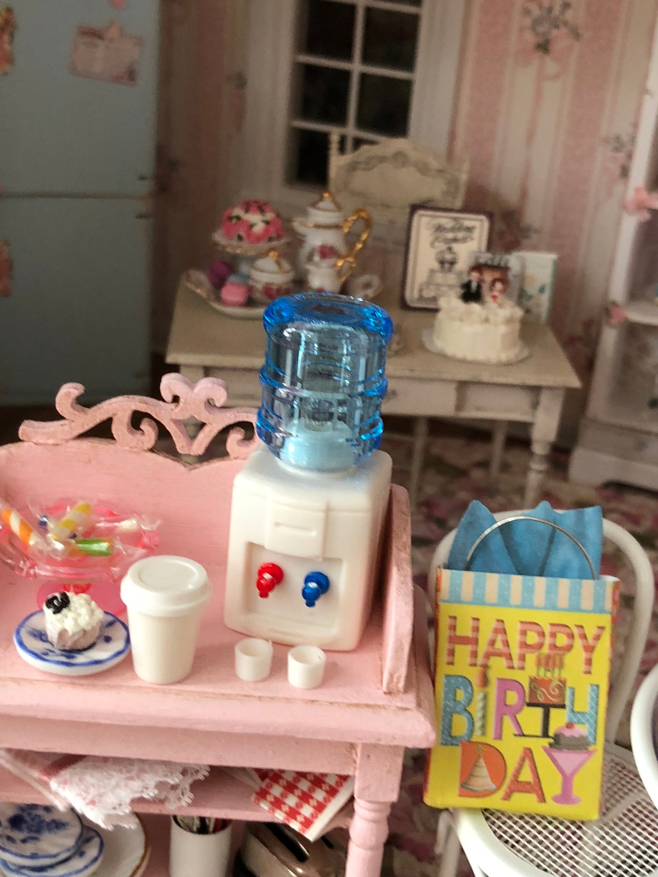 Miniature Water Cooler, Mini Cooler with 2 cups, Dollhouse Miniatures