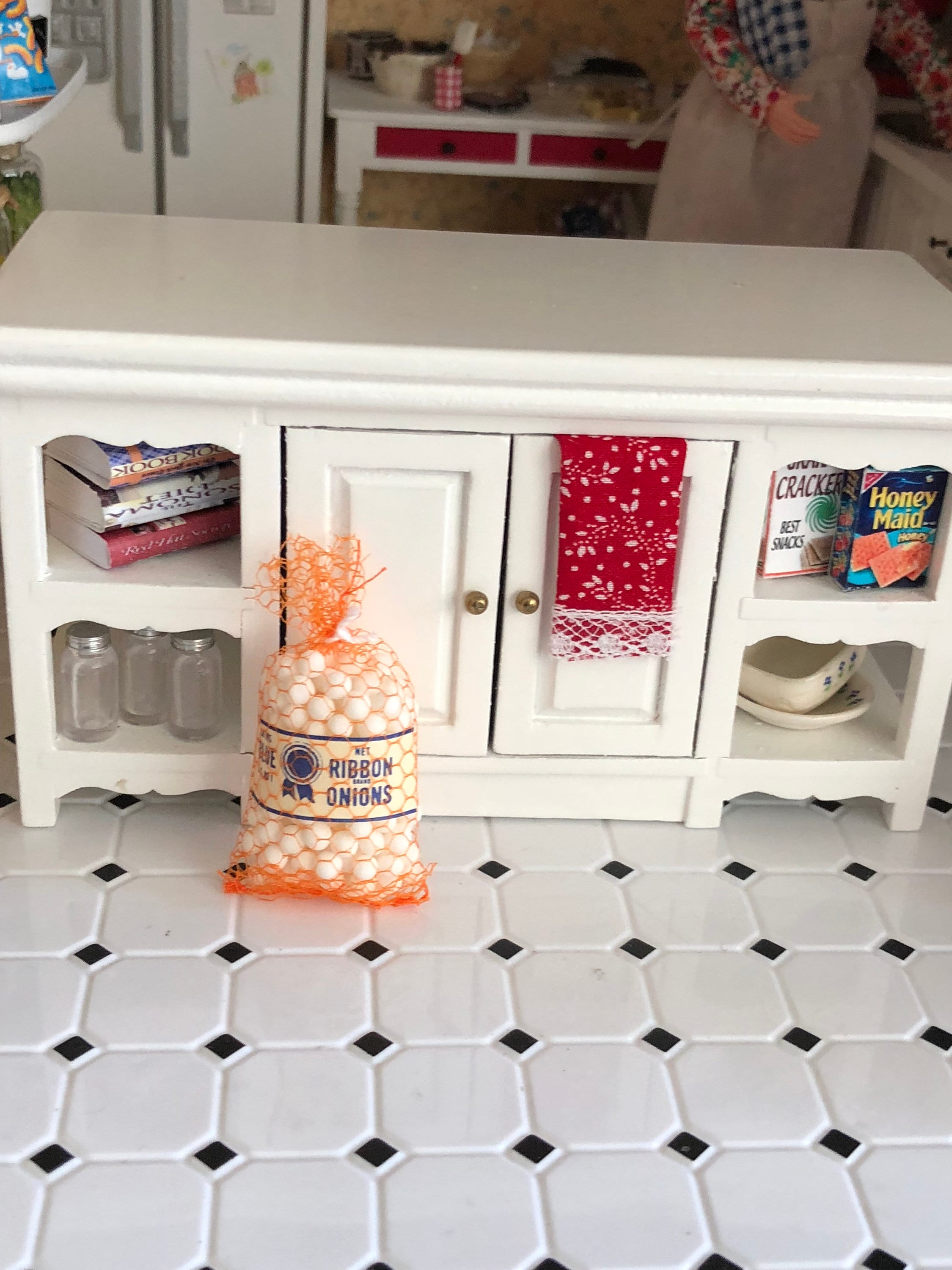 Miniature Onions, Bag of Mini Onions, Dollhouse Miniature, 112 Scale