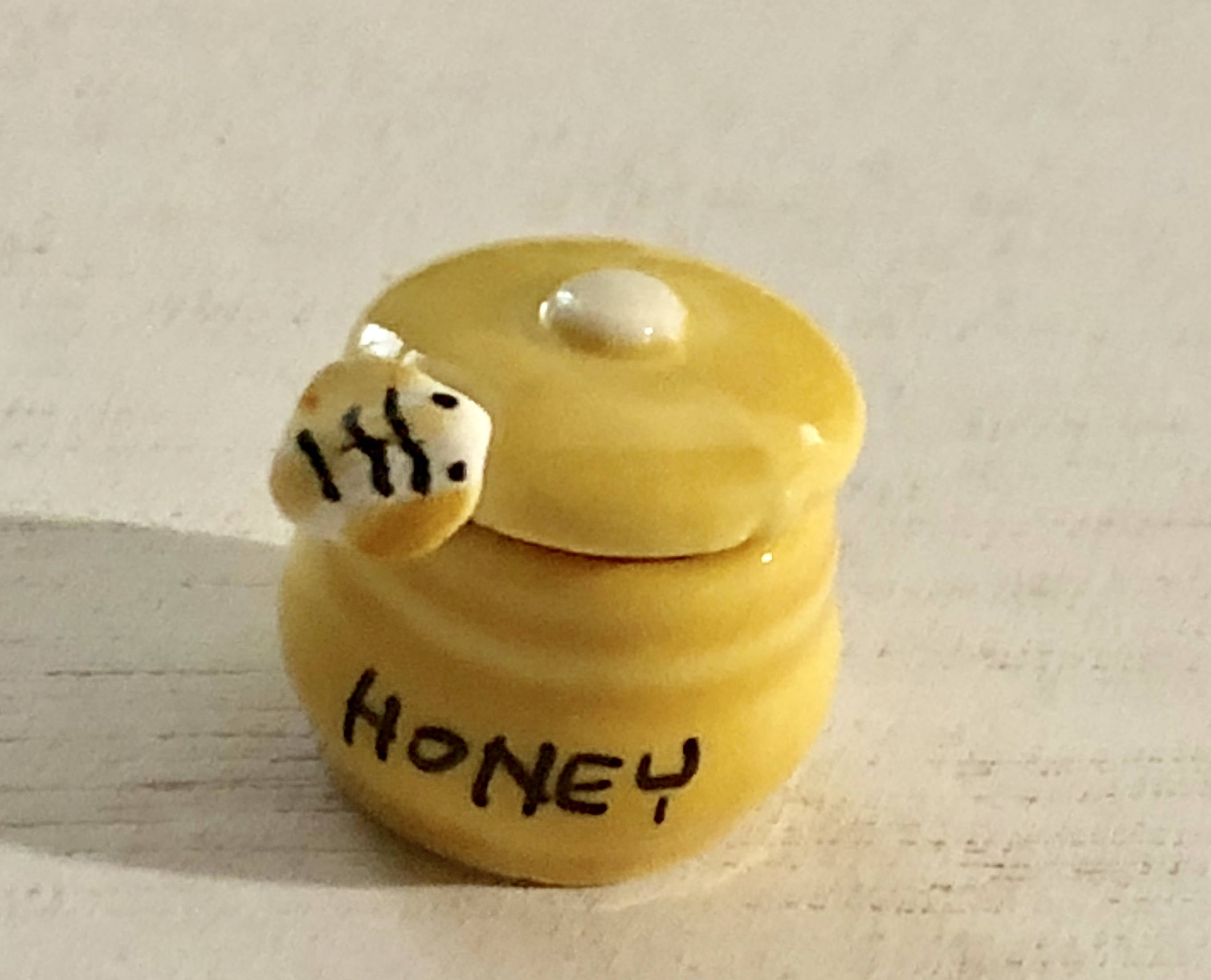 Miniature Ceramic Honey Jar with Bee Scoop, Dollhouse Miniature, 1:12