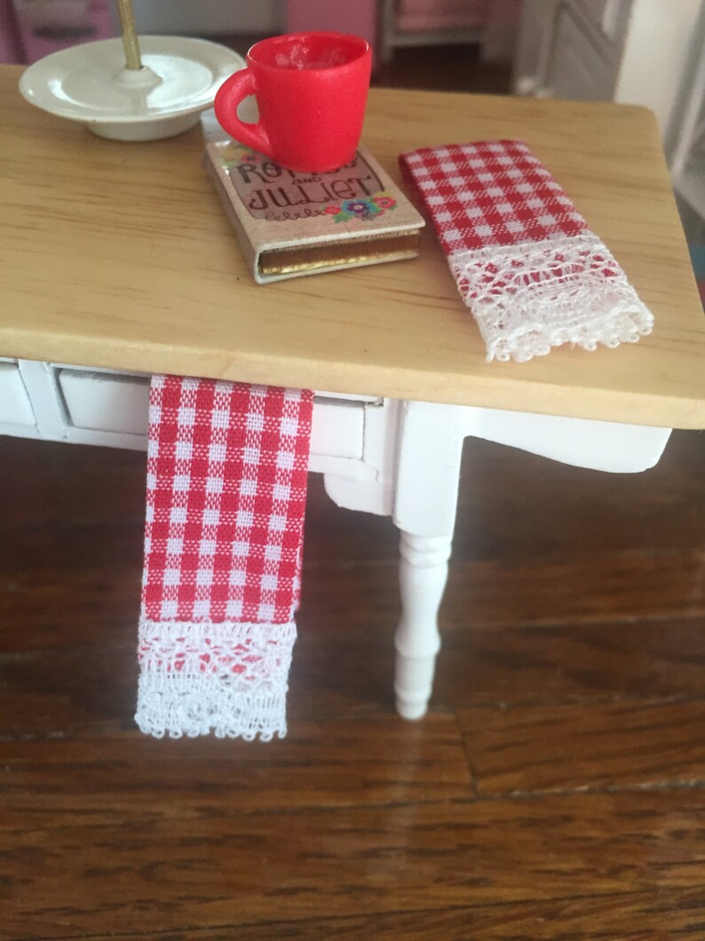 Miniature Kitchen Dish Towels Red And White Gingham Lace Trimmed Set Of 2 Dollhouse Miniatures 1 12 Scale Decor Accessories
