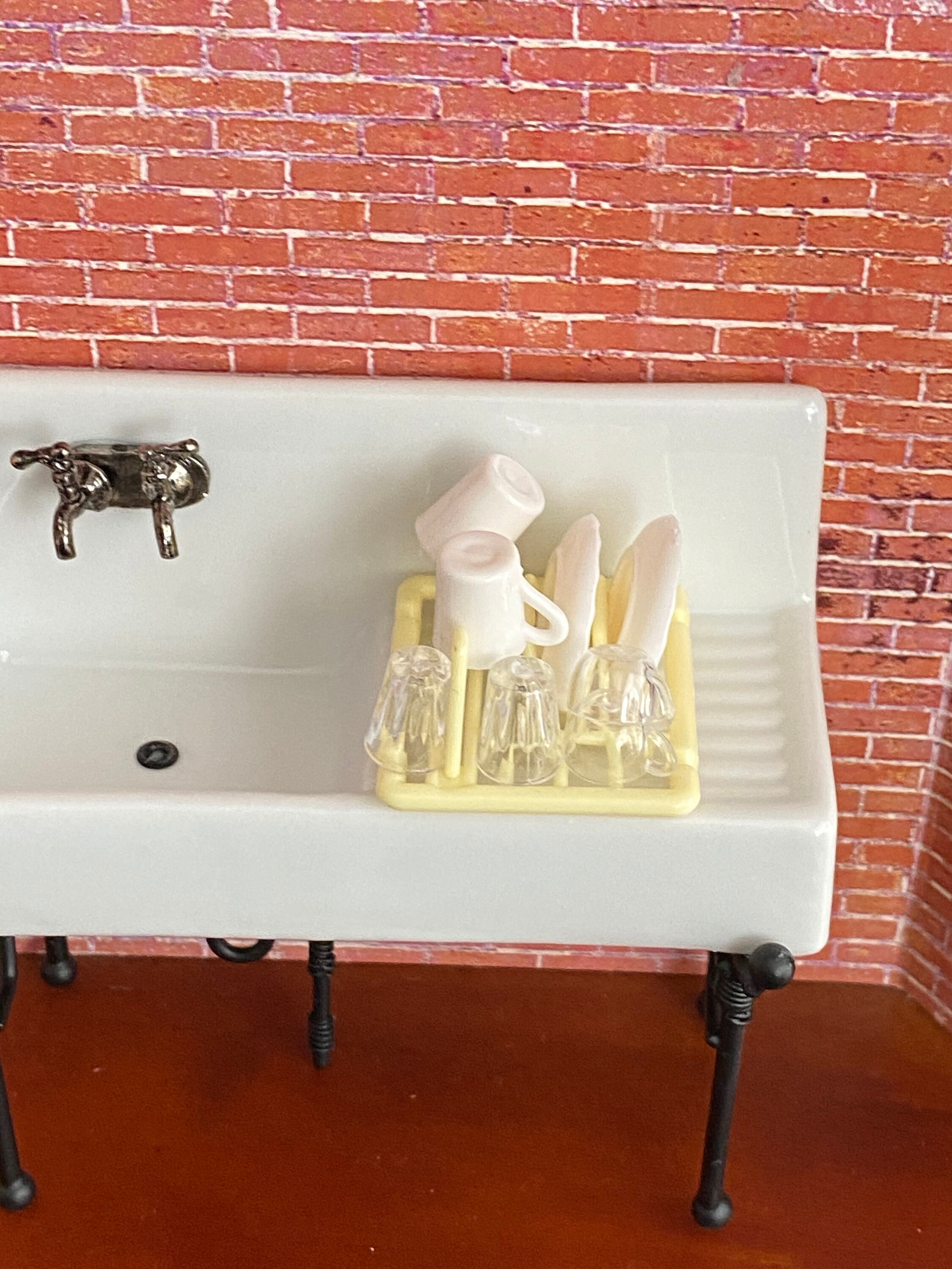 Miniature Dish Rack Set, Includes Dishes, Cups and Mugs, 9 Piece Set