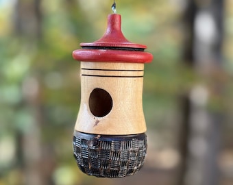 Handmade Hummingbird Birdhouse: Woodburnt Basketweave Design, Garden Decor