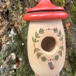 Hummingbird House, Handmade Wooden Birdhouse for Indoor/Outdoor Use, Laurel Wreath Art, Bird Lovers Gift, Christmas Gift for Minamilist Green
