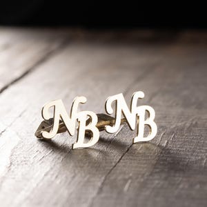 Pendientes con iniciales personalizados, pendientes con letras, pendientes personalizados, pendientes con botón, joyas personalizadas, joyas delicadas, ideas de regalo únicas
