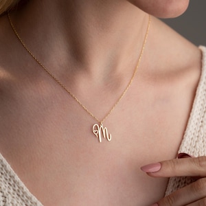 Collar con inicial, collar con corazón pequeño, collar con letras personalizado, collar para mujer, regalo personalizado, joyería hecha a mano, regalo de San Valentín