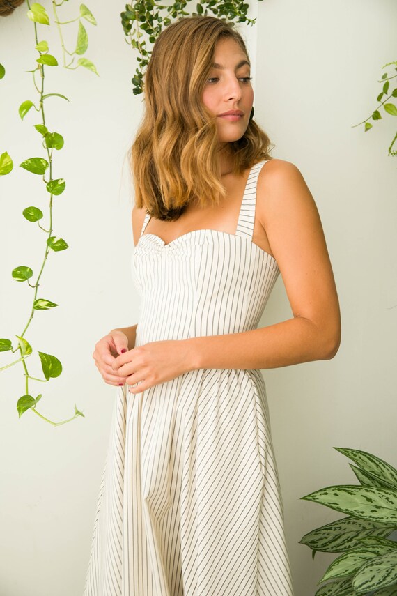 Midi Dress Sweetheart Neckline