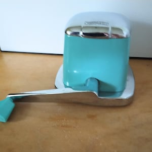 Vintage Hand Crank Ice Crusher - Etsy