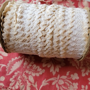 Vintage Cotton Rick Rack 10mm Trim 5 yards long ~  3/8 inch - White that has yellowing