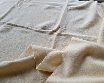 Manta antigua de lana con costura central hecha a mano: antes de la guerra de 1830