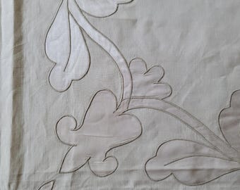 1940年代のヴィンテージイエローオーガンジーテーブルクロス：手刺繍の 