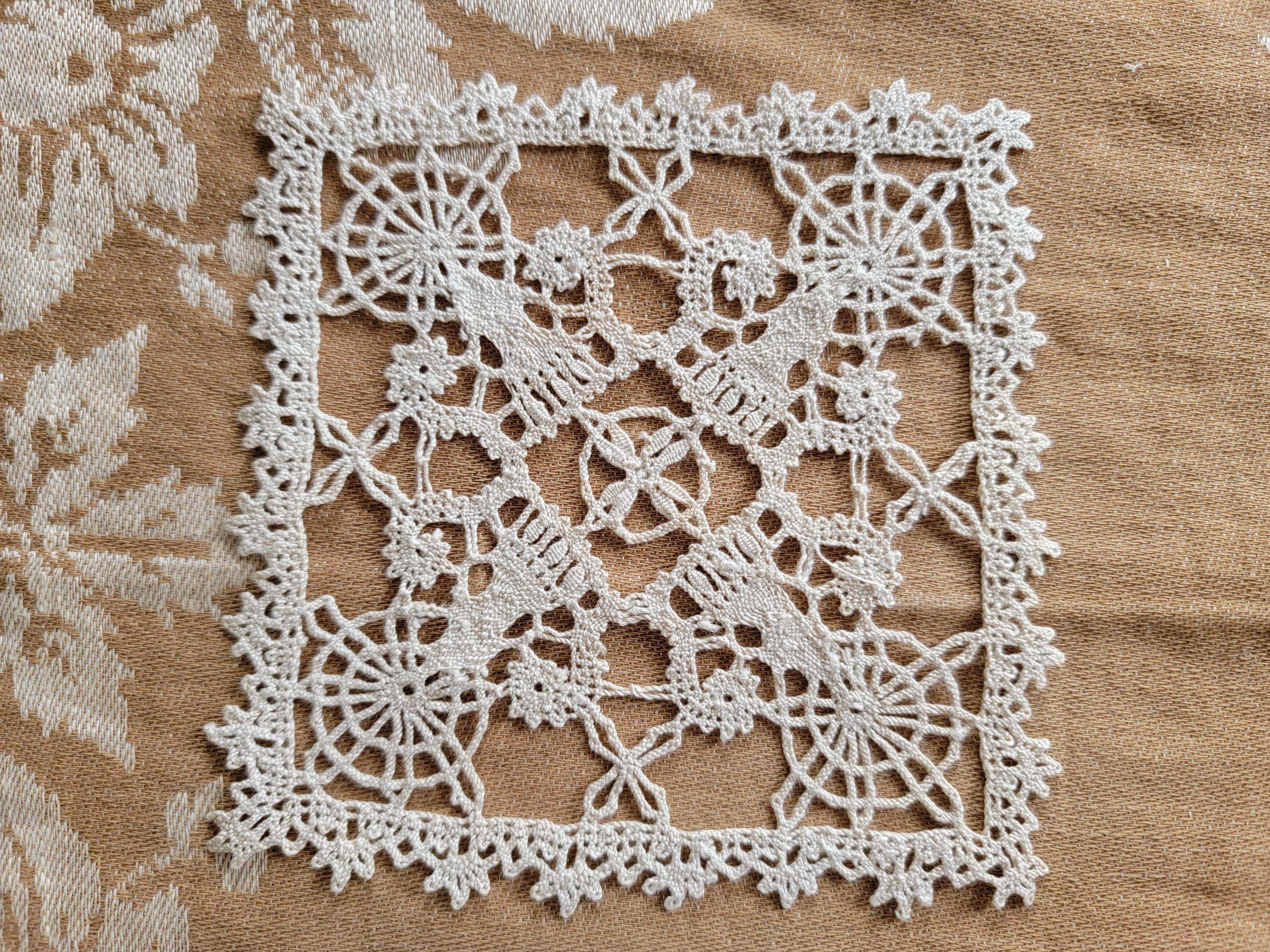 Vintage Hand Lace Klöppelspitze Quadrate - Einsätze, Deckchen