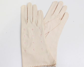 1950s Blush Pink Embroidered Day Gloves, Vintage Gloves, Deadstock Vintage Gloves, Size 6