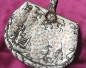 Vintage 1930s Cream Beaded Evening Purse with Finger Loop Handle, 30s Metallic Gold Frame Clutch with Hitch Clasp and Rose Gold Pearl Beads