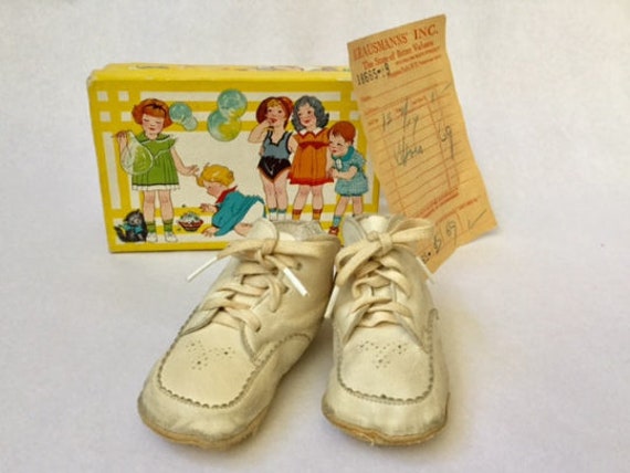 1930s White Baby Shoes, Vintage Baby Shoes, 30s B… - image 1