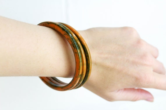 40s Marbled Bakelite Bangles, Orange and Green, E… - image 5