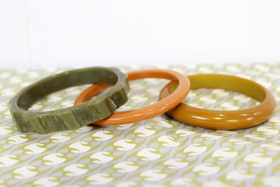 1930s/40s Bakelite Bracelet, Bangle, Caramel Butt… - image 7