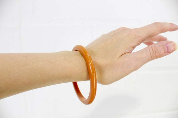 1930s Bakelite Bangle, Orange/Caramel Early Plast… - image 2