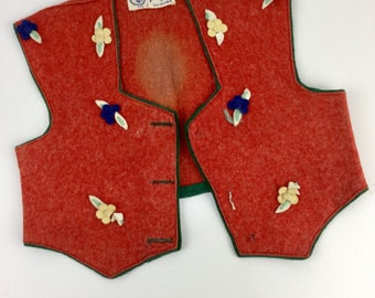 Gilet de fille en feutre des années 1940 des années 50, gilet rouge vintage pour enfants, trude de Californie Top en laine, vêtements folkloriques allemands, 22 " W, Heidi Costume Idea