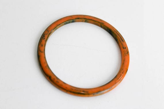 40s Marbled Bakelite Bangles, Orange and Green, E… - image 7