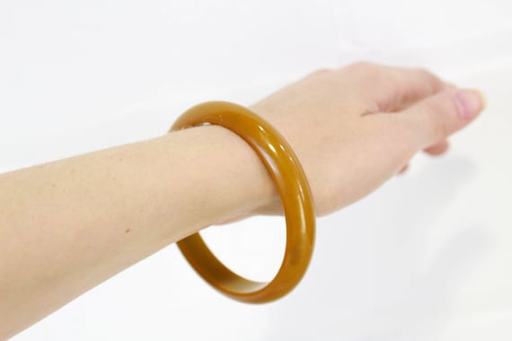 1930s/40s Bakelite Bracelet, Bangle, Caramel Butt… - image 2