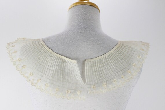 1930s Collar, Detachable Collar, Micro Pleat Flor… - image 5