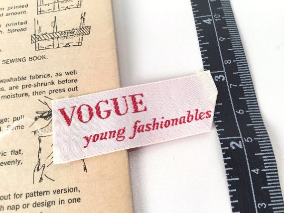 1960年代の裁縫パターン Vogue 5483 ラベル付きヤングファッショナブル