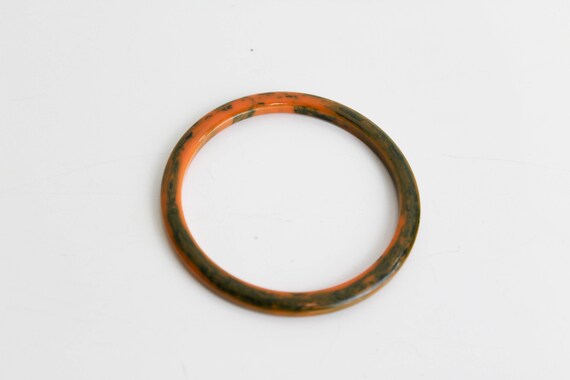 40s Marbled Bakelite Bangles, Orange and Green, E… - image 10