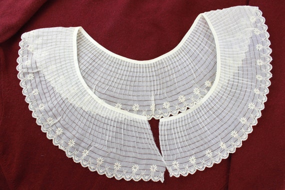 1930s Collar, Detachable Collar, Micro Pleat Flor… - image 1