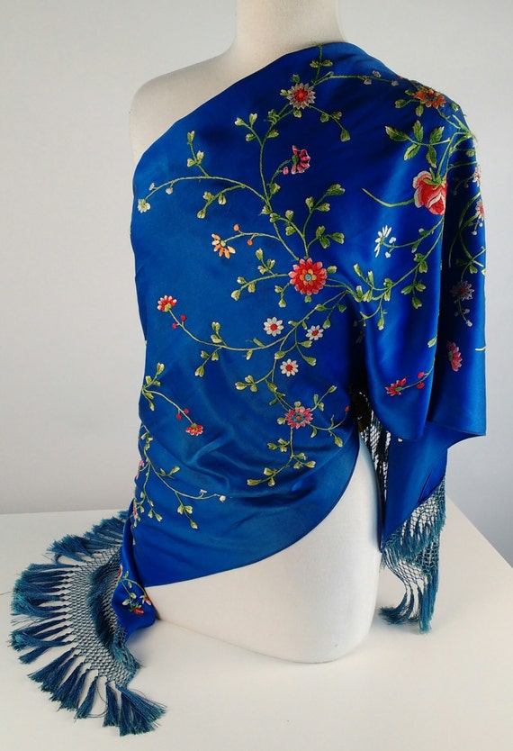 1920s Fringed Silk Piano Shawl, Blue Embroidered … - image 2