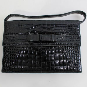 Cartera Lucille de Paris de los años 50 con efecto cocodrilo, de piel de charol negra, cartera vintage con asa superior