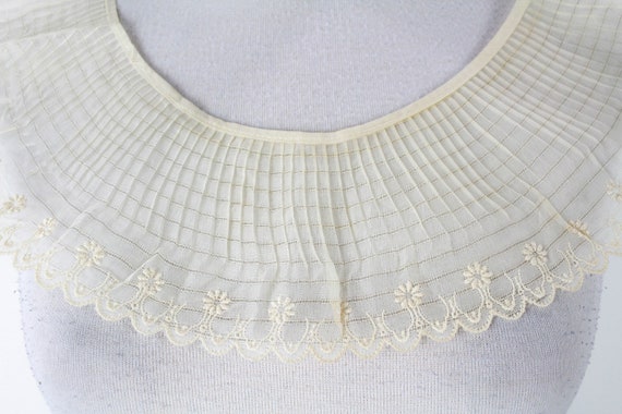 1930s Collar, Detachable Collar, Micro Pleat Flor… - image 4