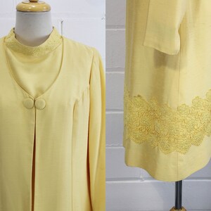 1960s yellow dress and jacket set vintage alfred werber jacket buttons close up