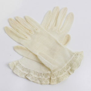 Vintage White Net Gloves with Lace Ruffle, Bridal Gloves, Mid Century Women&#39;s Dress Gloves