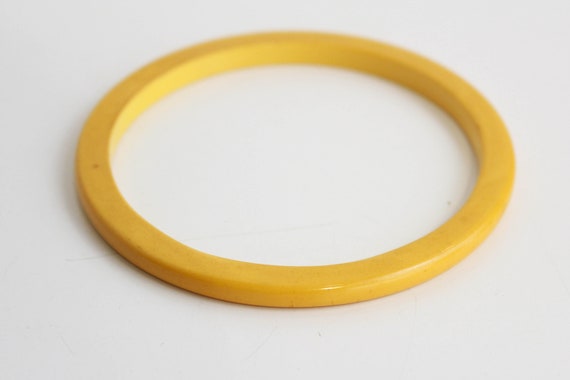 1940s Bakelite Bangle, Yellow Vintage Bakelite Br… - image 3