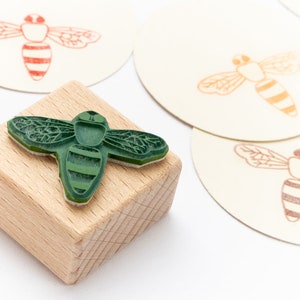 Rubber Stamp Bee, bee stamp, beekeeping stamp, wooden stamp, garden stamp, gift for gardener, mini stamp bee, honeybee,