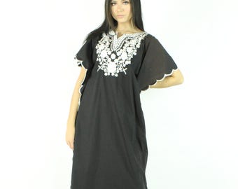 70's Embroidered Caftan Dress Large