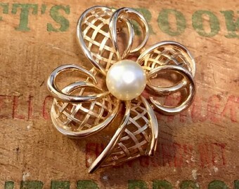 Vintage Crown Trifari Bow Brooch with Lustrous Pearl