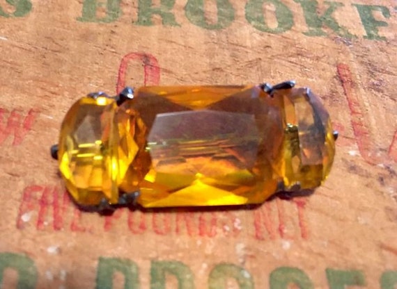 Vintage 30s Art Deco Faceted Amber Glass Brooch o… - image 1