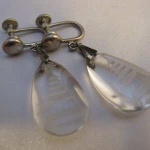 Vintage 40s Pagoda Etched Crystal & Sterling Silver Drop Earrings, Screw-on Backs, Japan image 3