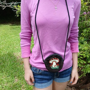 Cord-Pilz-Halsketten-Handtasche