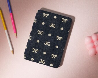 Étui pour Kindle à motifs de nœuds et de fleurs Étui pour Kindle personnalisé avec réveil/sommeil automatique pour Kindle 2022/2024, Paperwhite 1/2/3/4, Couverture pour Kindle Paperwhite